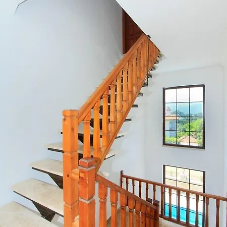 Deger מלון דירות 3*