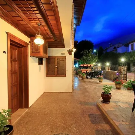 Deger מלון דירות 3*